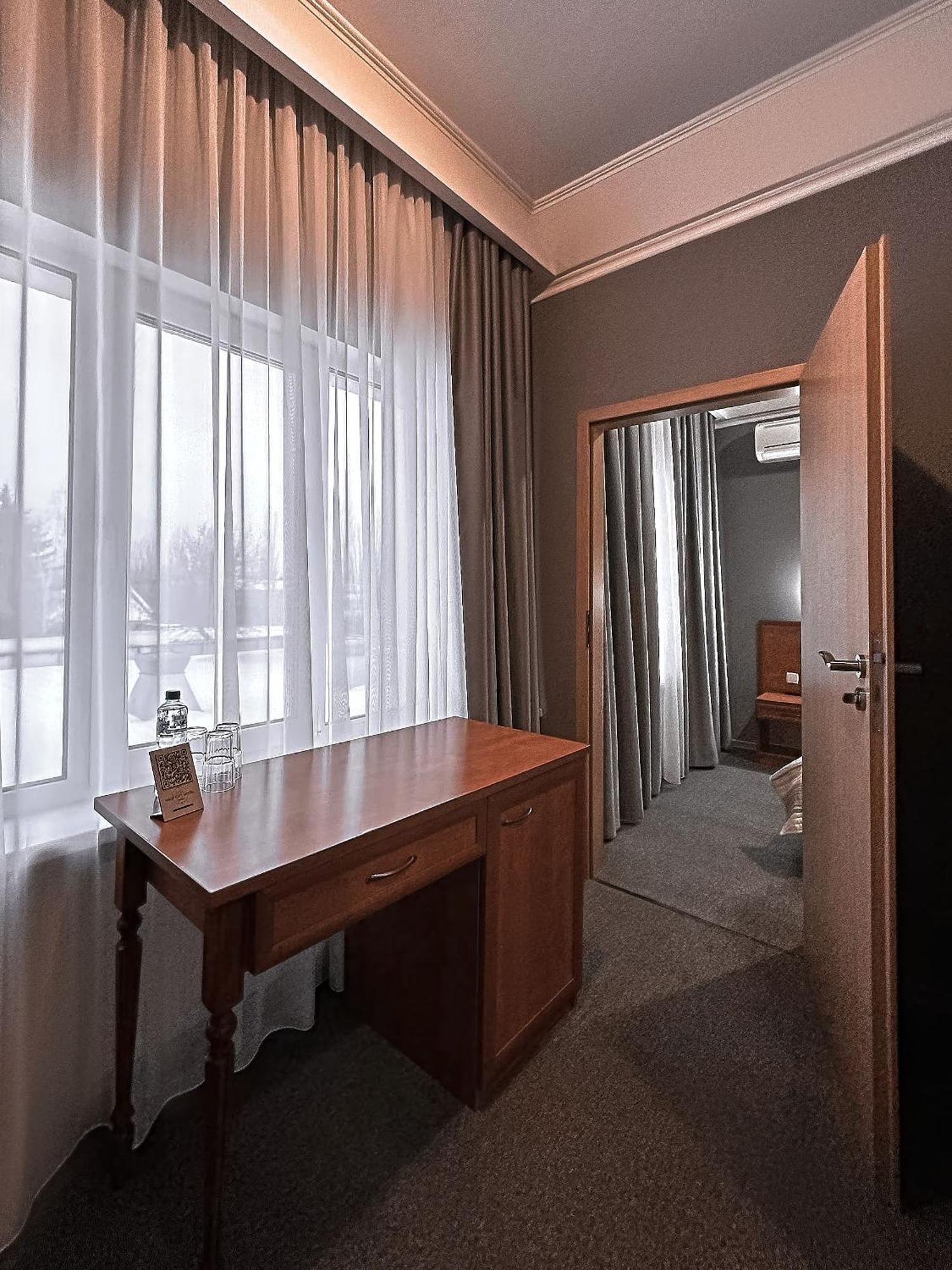 Готель Зірка Kirovograd Dış mekan fotoğraf